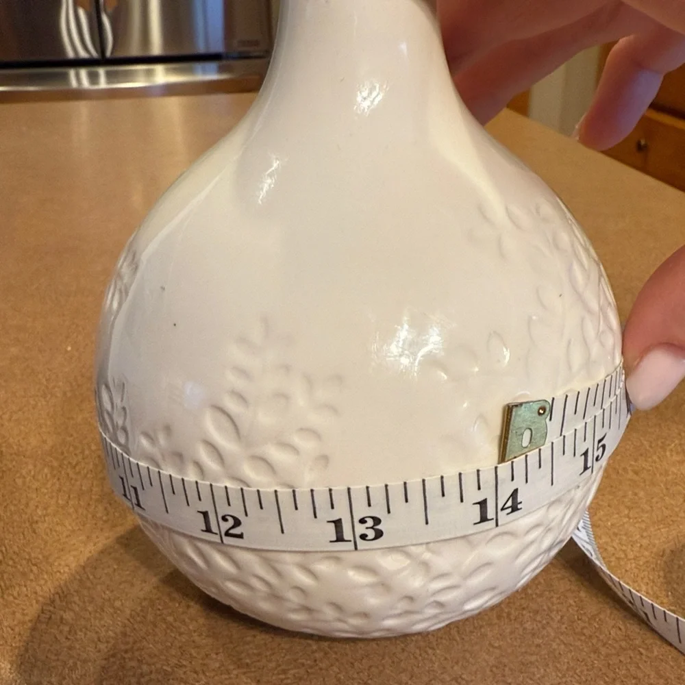 Crate&Barrel Lucy Textured Cream Vase 6”